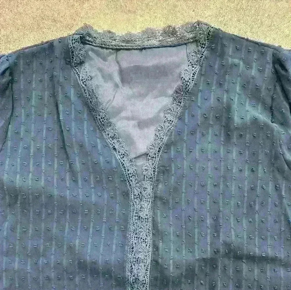 Womens  long sleeve lace blouse - Picture 2 of 5